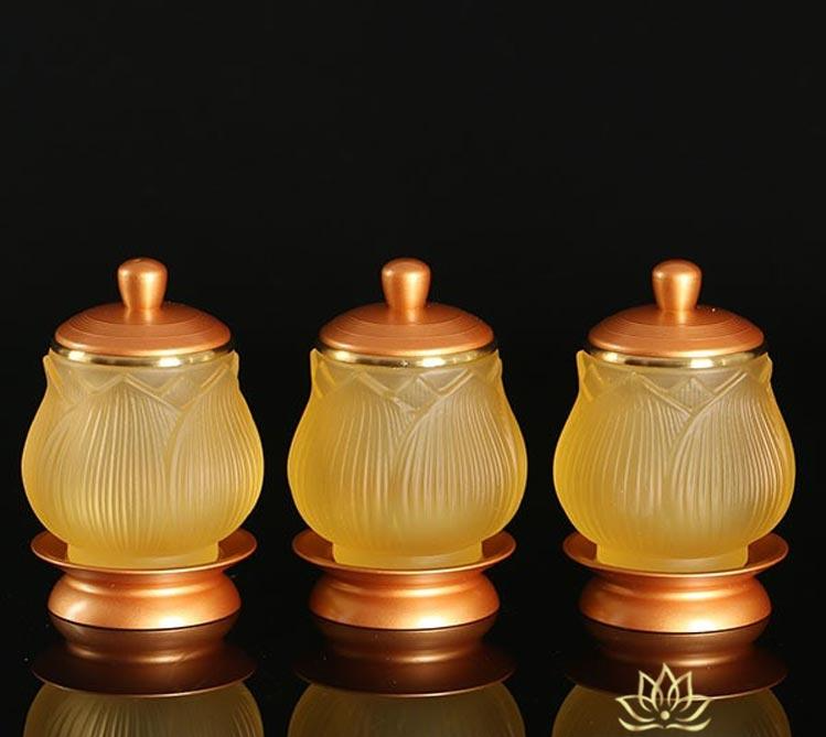 Chén Sen Nụ Cửu Liên Đế Đồng Vàng.png